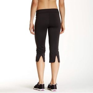 💥SALE💥 Lucy Lotus Collection Capris Pants